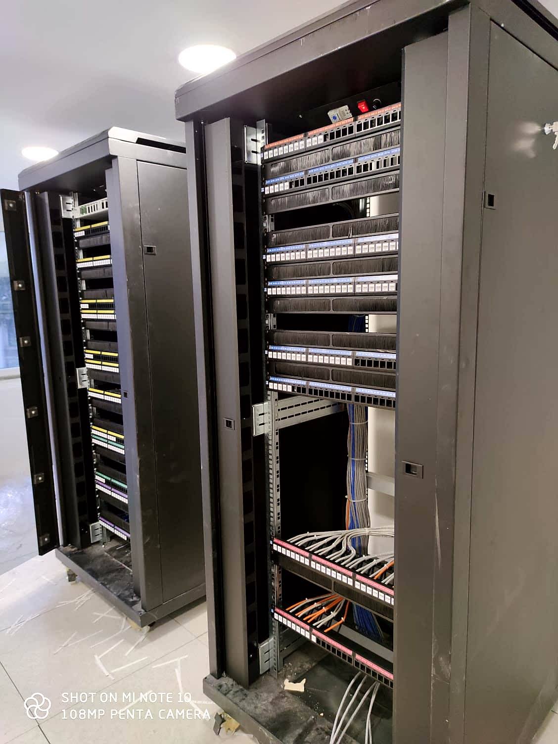 server ve yapisal kablolama kabin sistem odası